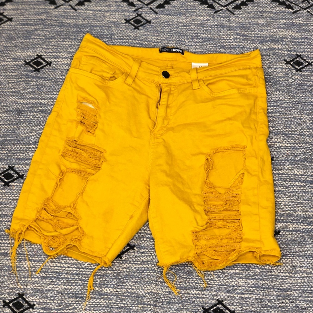 FASHION NOVA 💕 Mustard Distressed Shorts (M) - Picture 2 of 5